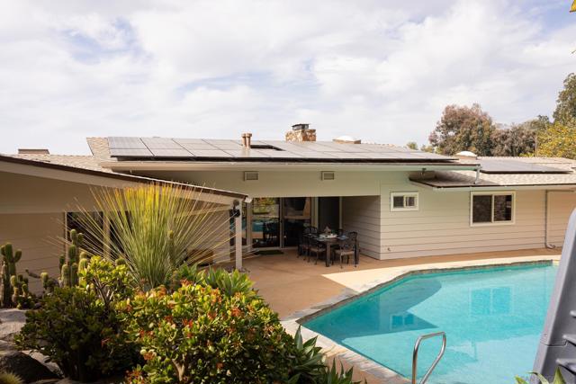 16204 Orchard Bend Rd, Poway CA: https://media.crmls.org/mediaz/60127ad2-2444-49b8-956c-697c9d3fe003.jpg