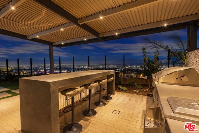 20254 Liverpool Way, Porter Ranch CA: https://media.crmls.org/mediaz/6012b2ca-671a-4f74-a142-0a9de614133d.jpg