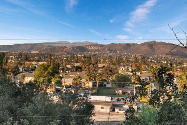 1115 S Mollison Ave, El Cajon CA: https://media.crmls.org/mediaz/6012cdf5-2ca9-4704-9962-24255aa244ad.jpg