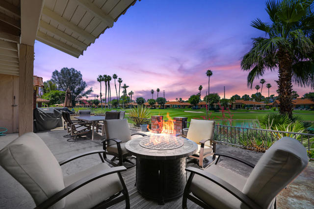 352 Villena Way, Palm Desert CA: https://media.crmls.org/mediaz/6013847b-c2ca-4627-9510-3fcb71921255.jpg