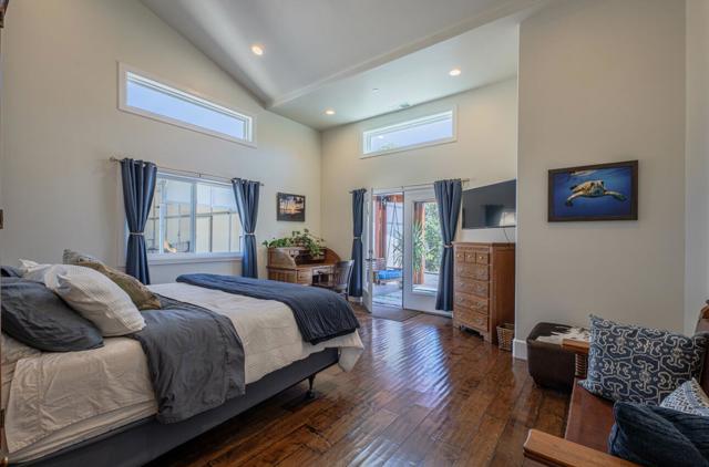 9247 Holly Hill Drive, Salinas CA: https://media.crmls.org/mediaz/6013fb3a-59f1-4176-b7e3-69854865f029.jpg