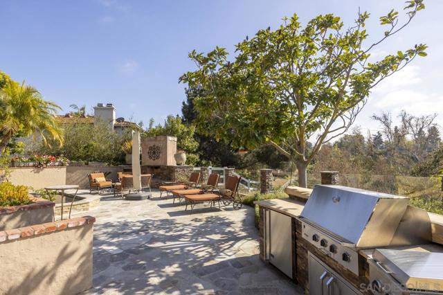 3245 Brookside Ln, Encinitas CA: https://media.crmls.org/mediaz/60151fc7-ee09-496a-956a-ad8f8fdb99db.jpg