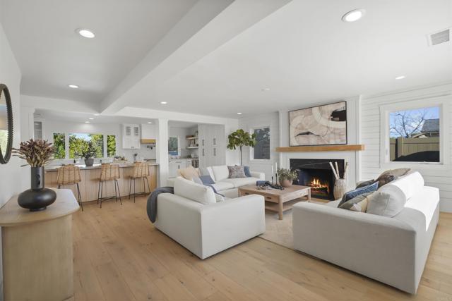 Detail Gallery Image 3 of 34 For 24611 Spadra Ln, Mission Viejo,  CA 92691 - 3 Beds | 4 Baths