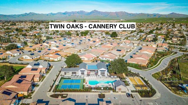 2140 White Oak Drive, Hollister CA: https://media.crmls.org/mediaz/6015a906-fcb8-4ea5-a5eb-aa529b66f7b7.jpg