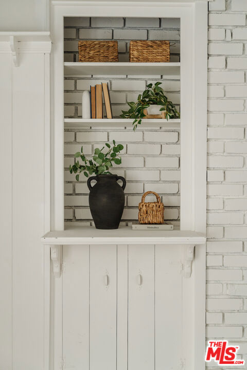 https://media.crmls.org/mediaz/6015c997-5c88-4f01-babd-04dcb6afc751.jpg?preset=X-Large