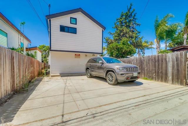 4053 55 Jewell St, San Diego CA: https://media.crmls.org/mediaz/6016125d-193d-4e68-bd66-01bbf49fd85b.jpg