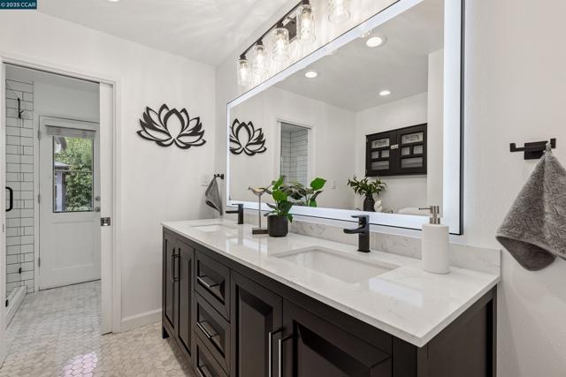 1838 Sunnyvale Ave, Walnut Creek CA: https://media.crmls.org/mediaz/60166365-53cc-4499-be26-facd2c7f20bd.jpg