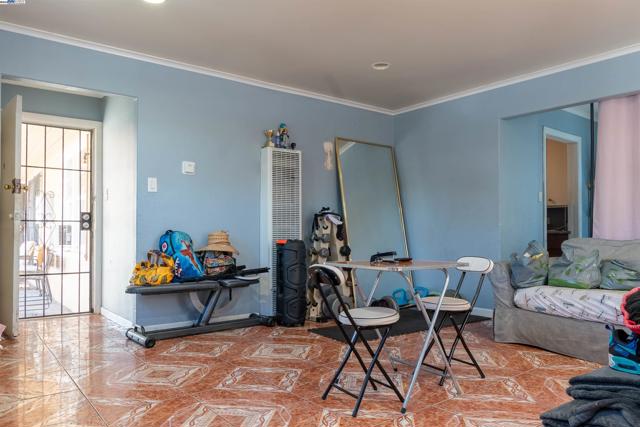Image 6 of 45 For 9318 Olive St
