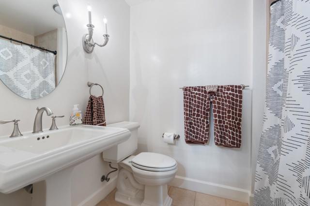 1040 Genter St, La Jolla CA: https://media.crmls.org/mediaz/601728f8-5aa3-4fd8-bd14-ae5aae2768a6.jpg