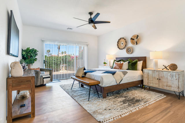 48245 Calle Floristas, La Quinta CA: https://media.crmls.org/mediaz/60173d92-6976-4713-85cb-c71225be08a7.jpg