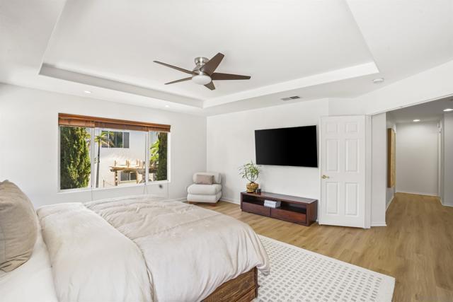 5032 Manor Ridge Ln, San Diego CA: https://media.crmls.org/mediaz/6017dd30-137b-4232-a5a3-ff53750aeede.jpg