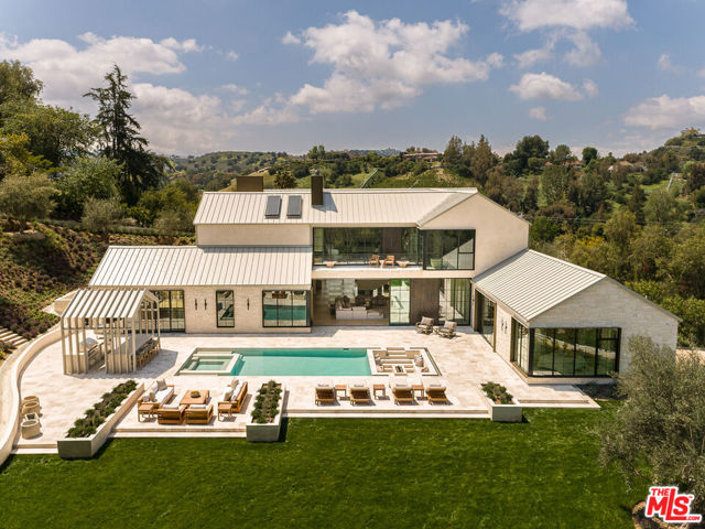 24172 Lupin Hill Road, Hidden Hills CA: https://media.crmls.org/mediaz/601821b2-5362-4336-af48-34de058c1838.jpg