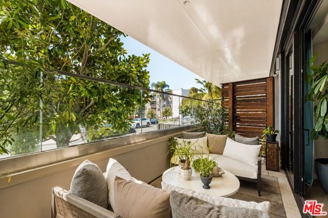 8420 West Sunset Boulevard, 107 photo 17