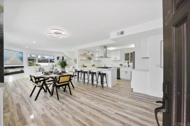 Detail Gallery Image 4 of 58 For 2537 Davis Ave, Carlsbad,  CA 92008 - 4 Beds | 2 Baths