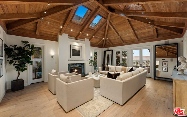 Drew Fenton | 3123 Stone Oak Drive Los Angeles CA | MLS: 7171865