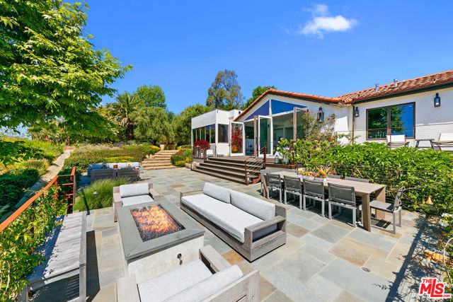 27450 Calicut Road, Malibu CA: https://media.crmls.org/mediaz/6018acb2-60bf-42e5-ba1d-b1c6066a61df.jpg