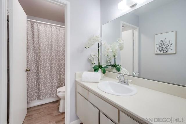 10565 Caminito Basswood, San Diego CA: https://media.crmls.org/mediaz/601a617b-9dd5-4672-b25b-ade1c55f3219.jpg