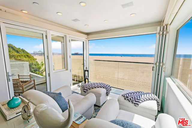 1341 Palisades Beach Road, Santa Monica CA: https://media.crmls.org/mediaz/601a81bb-7196-4cfb-9b7d-b7b99d534e11.jpg