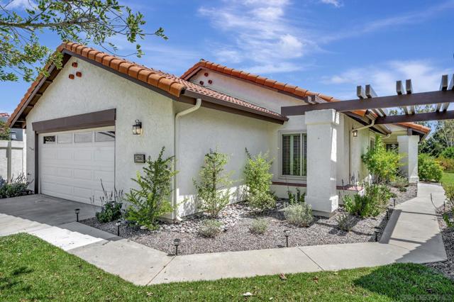12880 Circulo Dardo, San Diego CA: https://media.crmls.org/mediaz/601b2bd4-4949-498f-bd66-8a36cc0af8fc.jpg