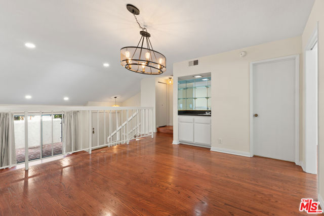 6021 Lindley Avenue, Tarzana CA: https://media.crmls.org/mediaz/601b7580-ffed-4f1b-a436-6c8d6a2976a7.jpg