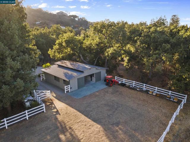 350 Pine Creek Rd, Walnut Creek CA: https://media.crmls.org/mediaz/601ba6e2-e813-49ca-a7db-2f1666638be4.jpg