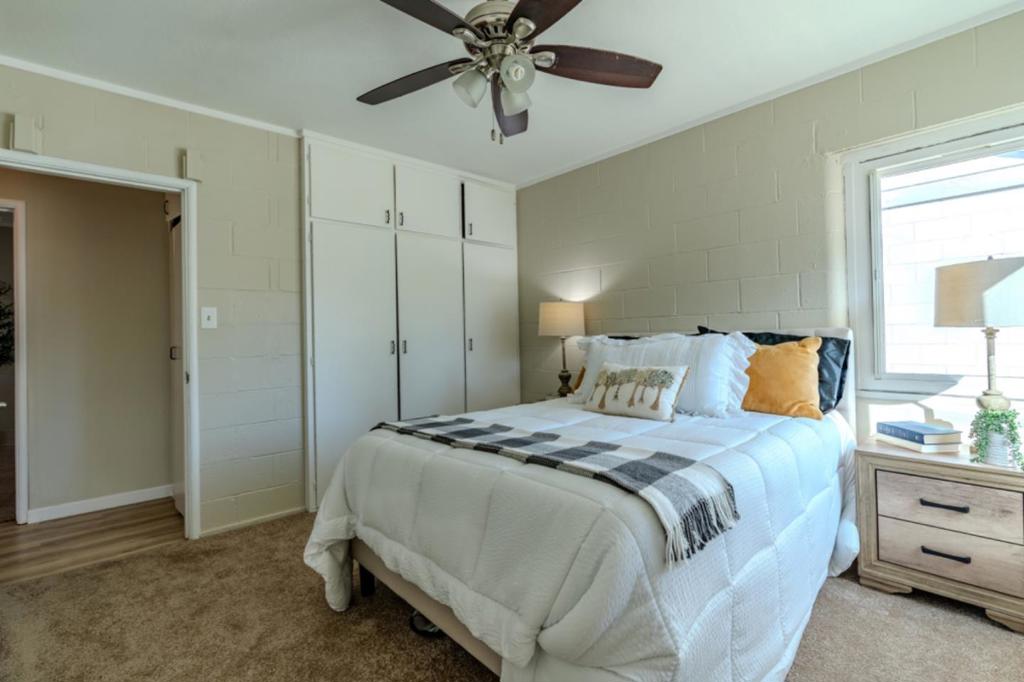 https://media.crmls.org/mediaz/601bed2a-2750-46ca-86ec-eaaf41ae99f8.jpg?preset=X-Large