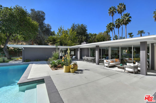 20150 Delita Drive, Woodland Hills CA: https://media.crmls.org/mediaz/601c1d27-f18d-4b20-9ea6-ef12266fc32b.jpg