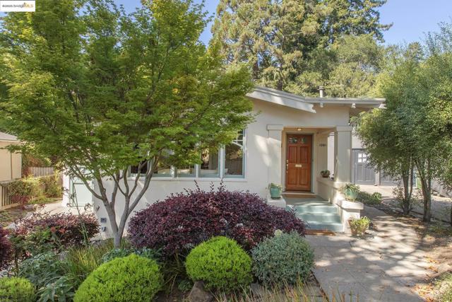 1081 Keith Ave, Berkeley CA: https://media.crmls.org/mediaz/601caa18-e8bd-4d22-8312-68552098edfb.jpg