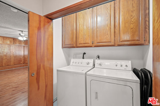 2101 N Almadale Avenue, Los Angeles CA: https://media.crmls.org/mediaz/601cf644-992c-47f9-8f42-69bd05492087.jpg