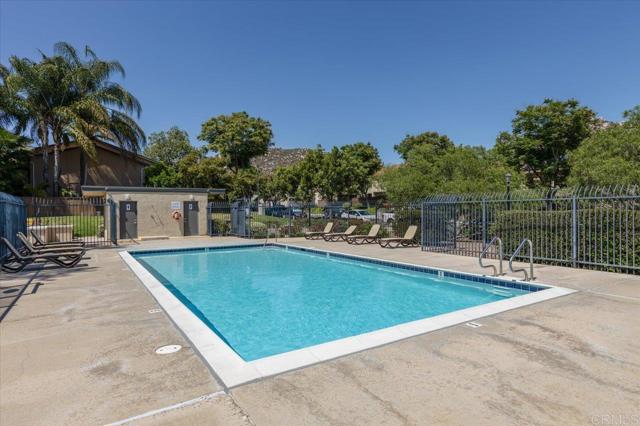 10214 Michala Place, Santee CA: https://media.crmls.org/mediaz/601d06cd-657c-453c-9412-7bcd41127357.jpg
