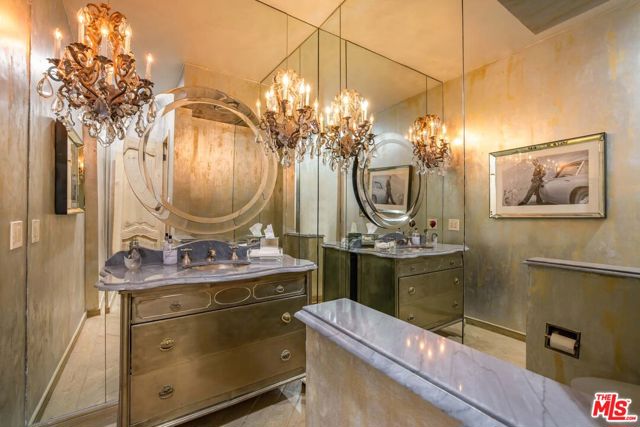 Image 16 of 26 For 1006 Rexford Drive