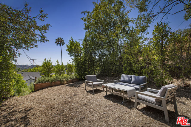 1471 Hill Drive, Los Angeles CA: https://media.crmls.org/mediaz/601dc69c-d73b-4cd3-9351-ff67a5f623f4.jpg