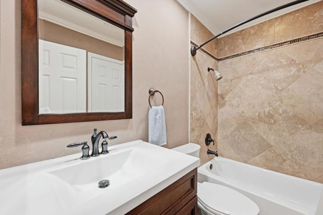 7702 Caminito Puerto, Carlsbad CA: https://media.crmls.org/mediaz/601de033-3770-4dae-b174-f6b282f2ac61.jpg