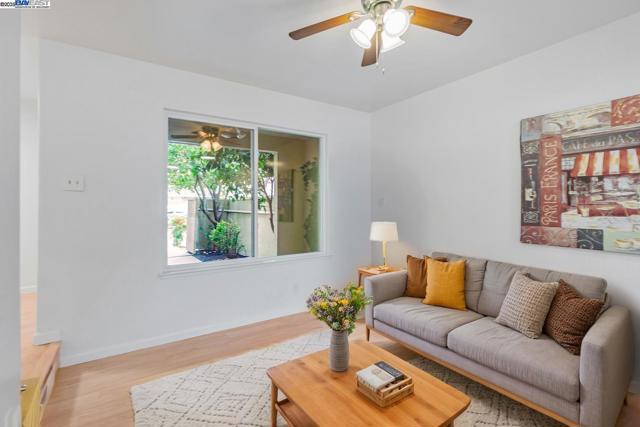 208 Siskiyou Ct, Walnut Creek CA: https://media.crmls.org/mediaz/601e3cab-58cc-4709-9712-6723f3081f61.jpg