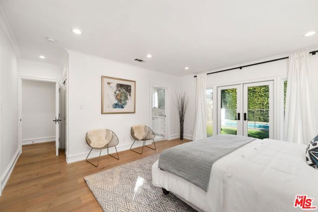 514 N Walden Drive, Beverly Hills CA: https://media.crmls.org/mediaz/601e7828-7dd4-4958-a9d0-0d10e8148a61.jpg