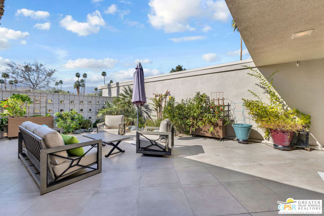 1211 Tamarisk West Street, Rancho Mirage CA: https://media.crmls.org/mediaz/601f3b04-bea1-4421-bad4-ec5173877b73.jpg