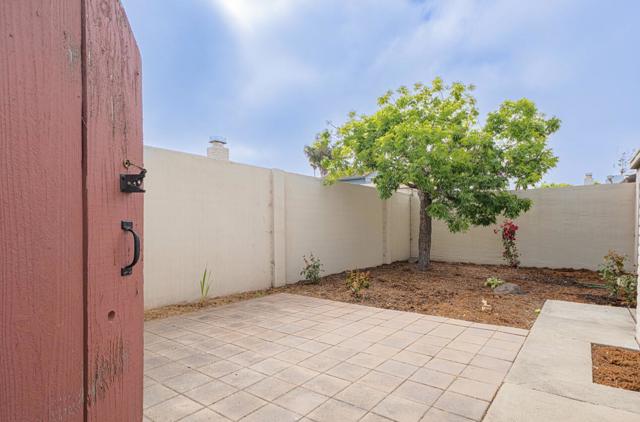 740 Alvarado Drive, Salinas CA: https://media.crmls.org/mediaz/601f796f-a060-4e6e-9f4f-0d08f28f1d3b.jpg