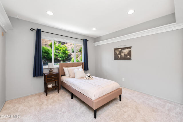 1253 Willsbrook Court, Westlake Village CA: https://media.crmls.org/mediaz/6020002b-fa68-4407-82ff-b515703e5afa.jpg