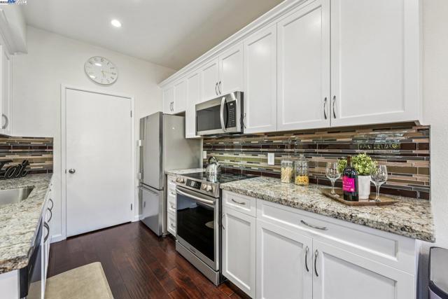 7020 Stagecoach Road, Dublin CA: https://media.crmls.org/mediaz/60207134-eb05-487a-b37f-a8d1ddff5342.jpg