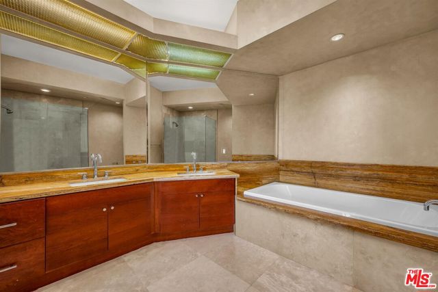 11847 Gorham Avenue, Los Angeles CA: https://media.crmls.org/mediaz/60208379-8800-44b1-9c9b-4cfba5cd224a.jpg