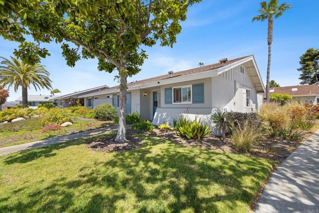 3685 Vista Campana N, Oceanside CA: https://media.crmls.org/mediaz/60222478-92b2-4b76-94ad-e3f49e8c427d.jpg
