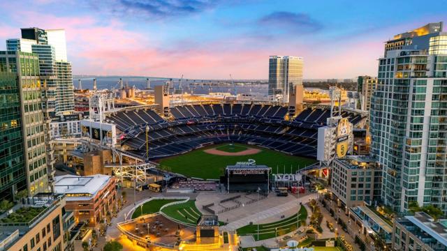 Image 3 of 75 For 877 Island Ave  1006