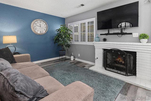 10160 Palm Glen Dr, Santee CA: https://media.crmls.org/mediaz/6022950b-39a8-41e7-b4ec-9130515af265.jpg