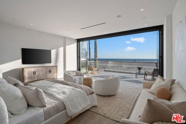 Image 61 of 72 For 938 Palisades Beach Road