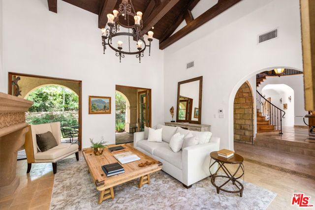 5850 Lapworth Drive, Agoura Hills CA: https://media.crmls.org/mediaz/6024af95-2e4d-46d3-91aa-f0e783c5ae8f.jpg