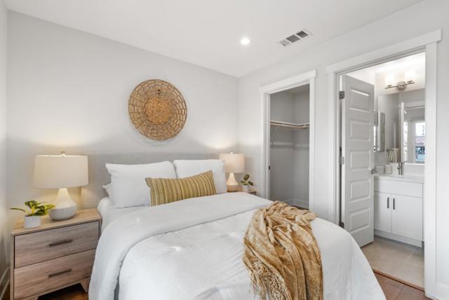 609 E Evelyn Avenue, Sunnyvale CA: https://media.crmls.org/mediaz/6024c877-a240-4842-a490-c60dcf7ebeea.jpg