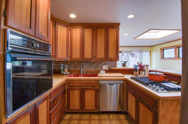 1107 Morningside Avenue, South San Francisco CA: https://media.crmls.org/mediaz/6024e48f-d8c2-4b1c-a59f-a83960b427b3.jpg