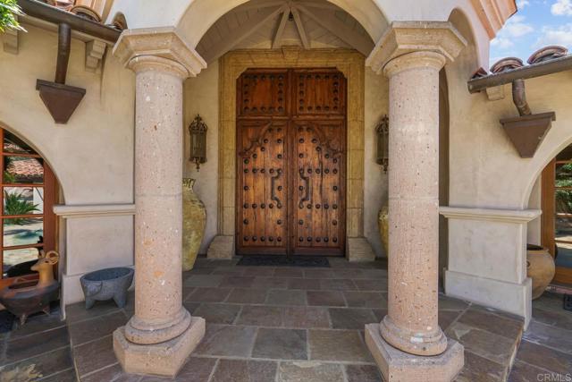 4652 Resmar Road, La Mesa CA: https://media.crmls.org/mediaz/60250e0e-e238-46c3-9e54-63aab1a266d7.jpg