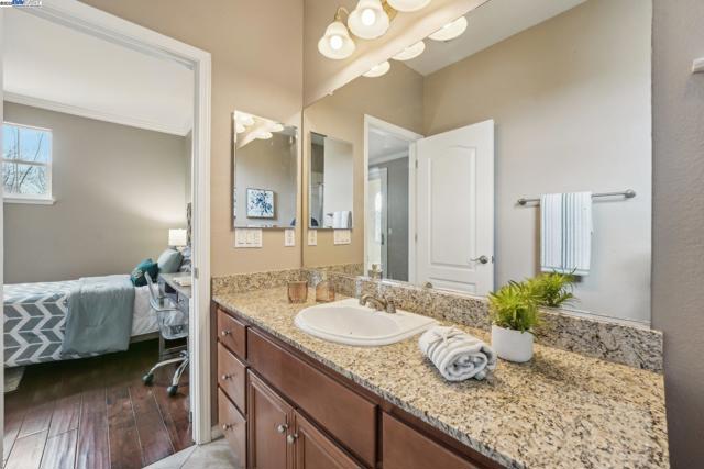 632 S Comunidad Street, Mountain House CA: https://media.crmls.org/mediaz/6025b37a-7698-4044-908e-73559f03df31.jpg