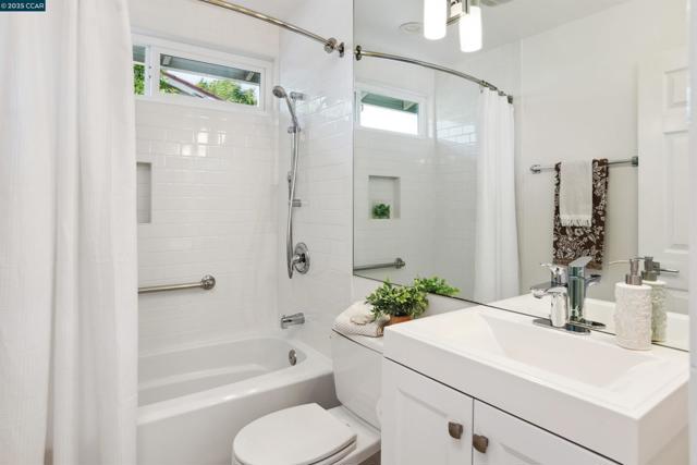 4397 N Water Oak Ct., Concord CA: https://media.crmls.org/mediaz/60262b37-0caf-4d5e-b170-48e282820e10.jpg
